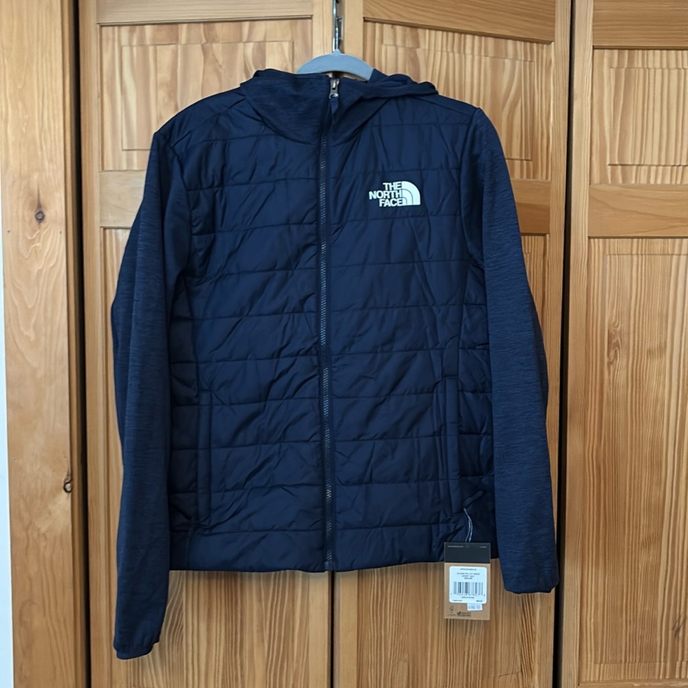 New with tags! Men’s North Face full zip up hooded jacket size Medium